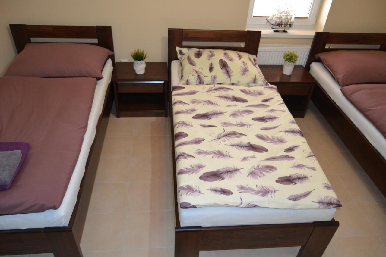 Ludanice Restauracia-Penzion Altana מראה חיצוני תמונה