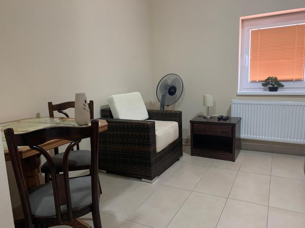 Ludanice Restauracia-Penzion Altana מראה חיצוני תמונה