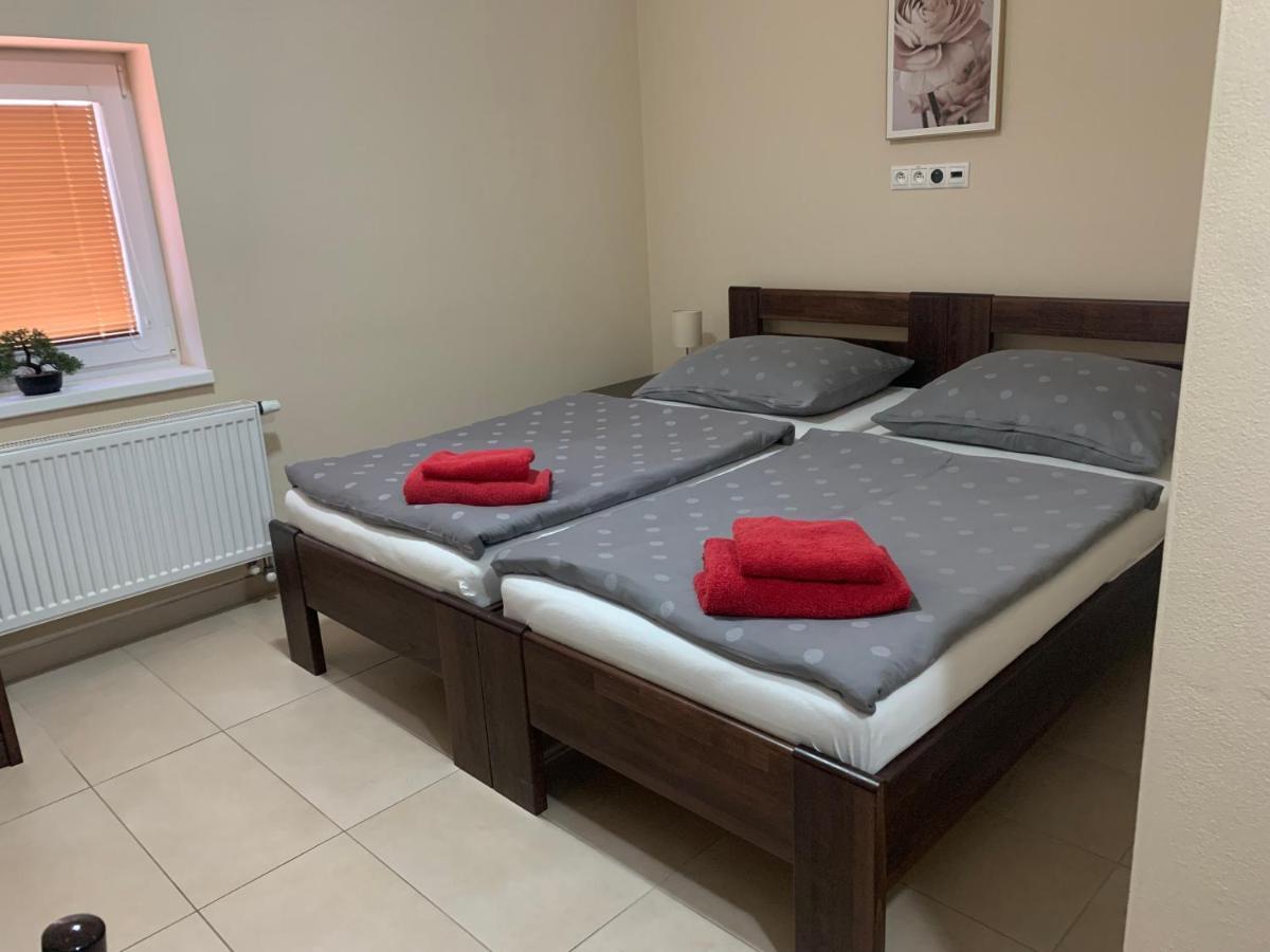 Ludanice Restauracia-Penzion Altana מראה חיצוני תמונה