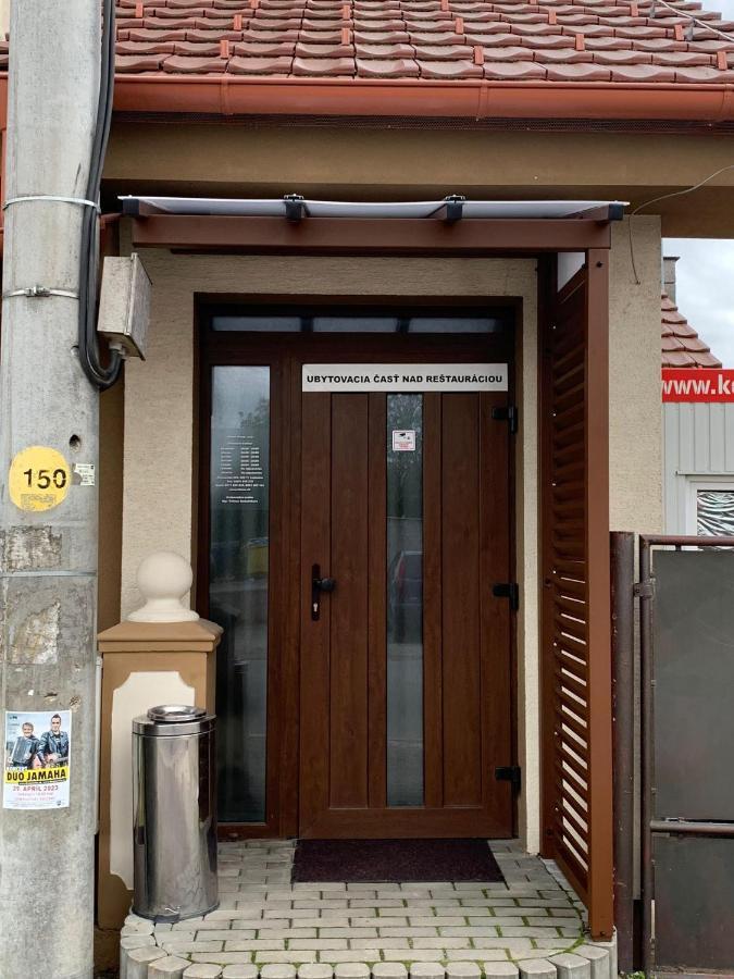 Ludanice Restauracia-Penzion Altana מראה חיצוני תמונה